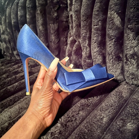 Gianvito Rossi Bow heels